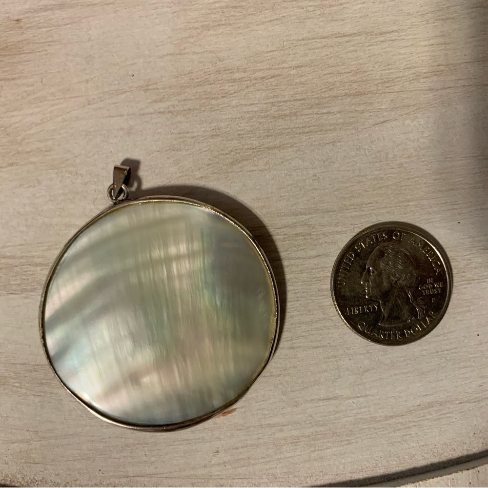 Sterling Silver & Seashell Pendant - image 4